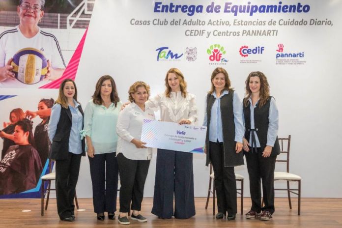 DIF-085-2018_-EntregaMarianaGómezapoyos(4)