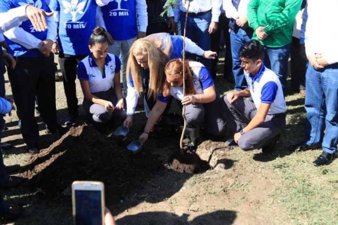 B521D9E3-4D78-4F41-BE80-4D95AFD3F60C