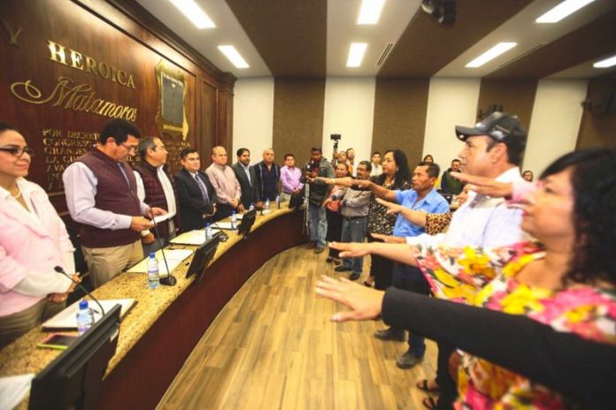 7580B63F-57F1-4B42-8A1B-74F4D2E387B8