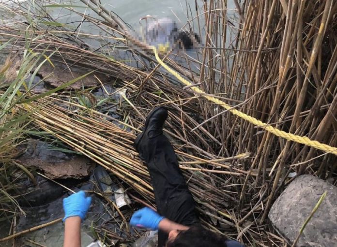 98DA6749-B138-4113-AD91-C8411370DC83