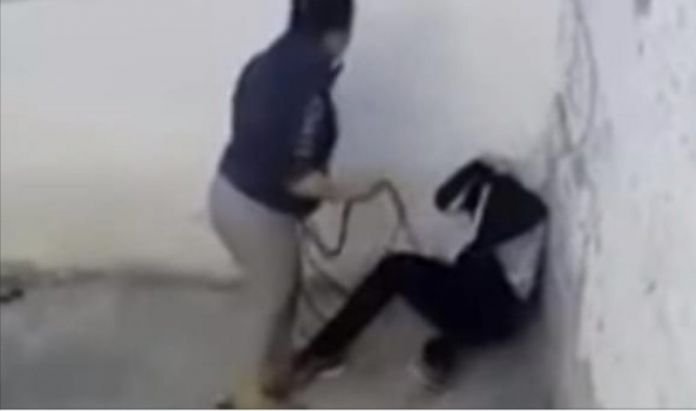 FF2AD5F2-DAFB-445B-A7E4-E2F7FF993341