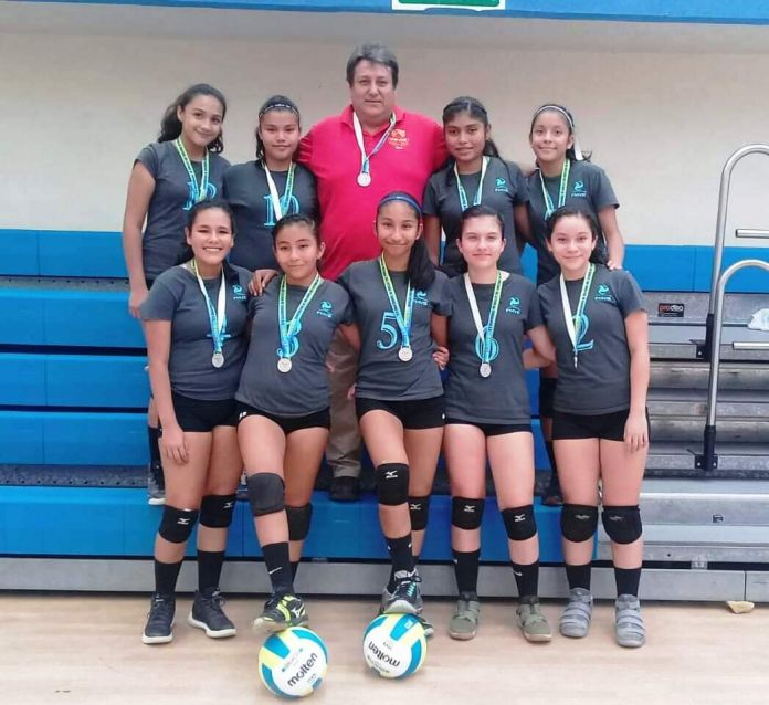 FOTO UNO EL ENTRENADOR