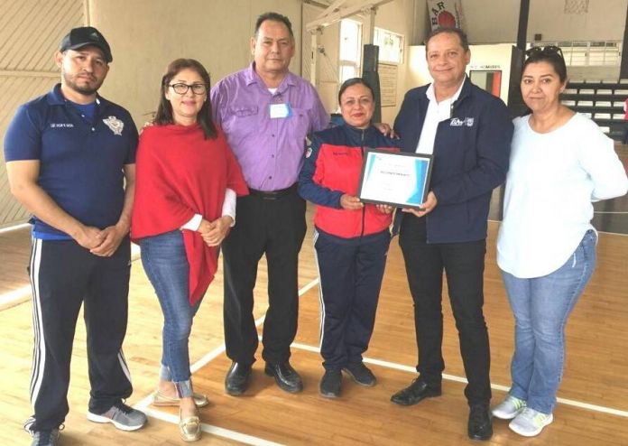 FOTO UNO EL PROFESOR ARTURO