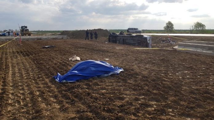 9BC5B8FC-E408-4A09-BF83-B251D1D84332