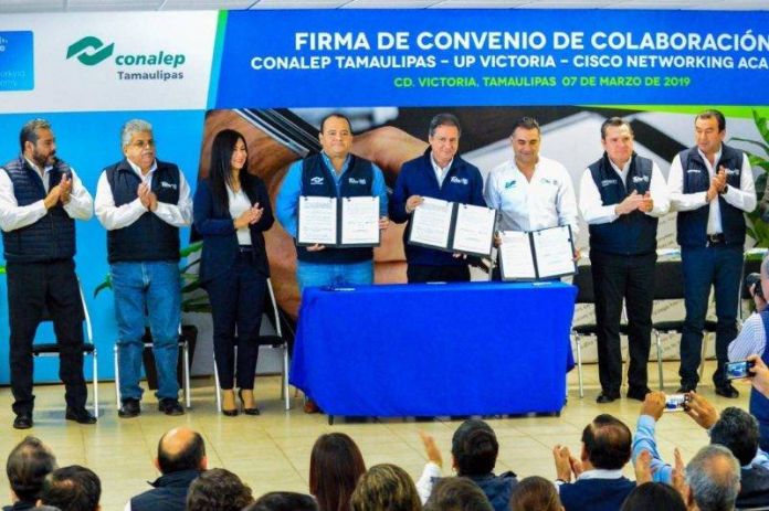 thumbnail_FirmanConvenioCONALEPUPVCISCO2