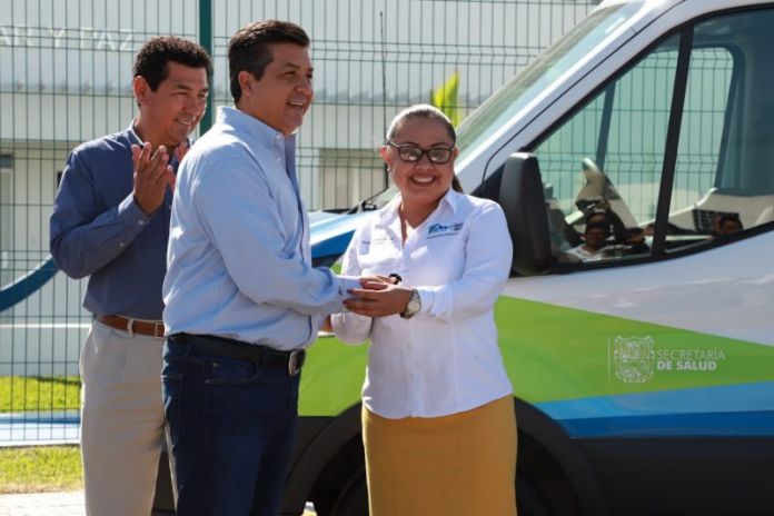 SST-028-2019.-Fortalece Gobierno de Tamaulipas el sistema estatal de Salud con entrega de ambulancias y equipo (1)