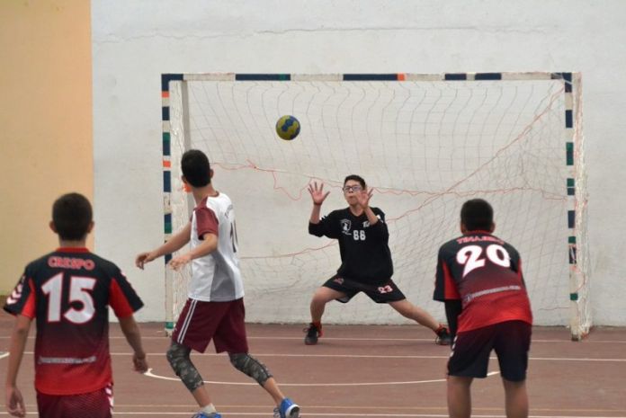 FOTO UNO1 EN HANDBALL