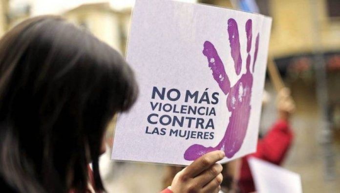 MANIFESTACIÓN EN PAMPLONA EN EL DIA INTERNACIONAL CONTRA LA VIOLENCIA DE GÉNERO