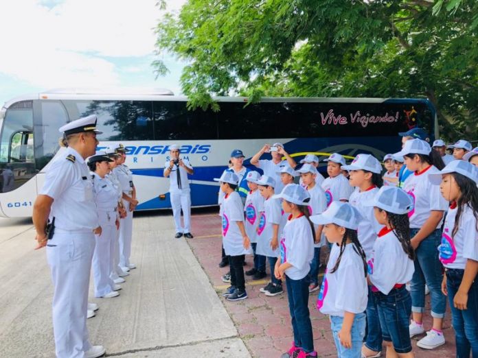 DIF-063-2019.-Niñas y niños de comunidades rurales conocen la playa gracias al programa “Conoce Tu Estado” (10)