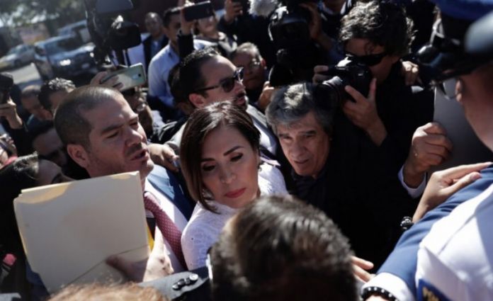 9E1226F8-236E-4201-B2BF-73A8A8C655C6