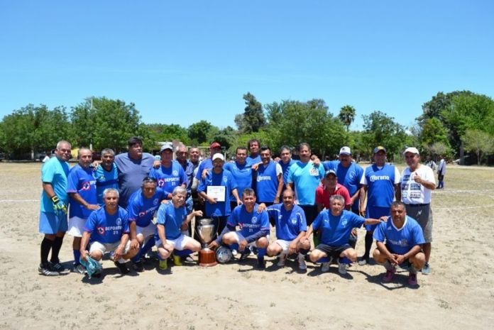 FOTO UNO2 AMIGOS DE JORGE REYES