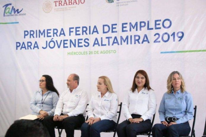 STR-045-2019.-Jóvenes son vinculados al sector laboral, en la Primera Feria de Empleo, Altamira 2019 (2)