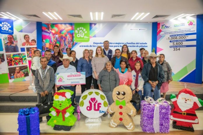 DIF-129-2019.-Promueve DIF Tamaulipas el auto-empleo para las familias de comunidades rurales con la elaboración de piñatas (1)