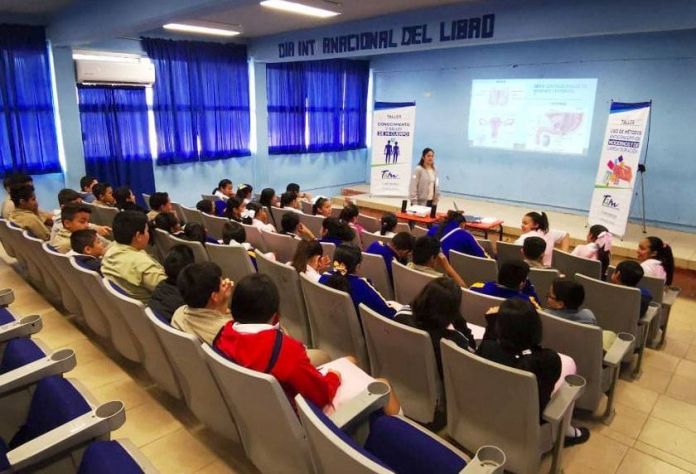 IMT-001-2019.-Lleva Mujeres Tamaulipas pláticas a estudiantes de 30 secundarias de la entidad (2)