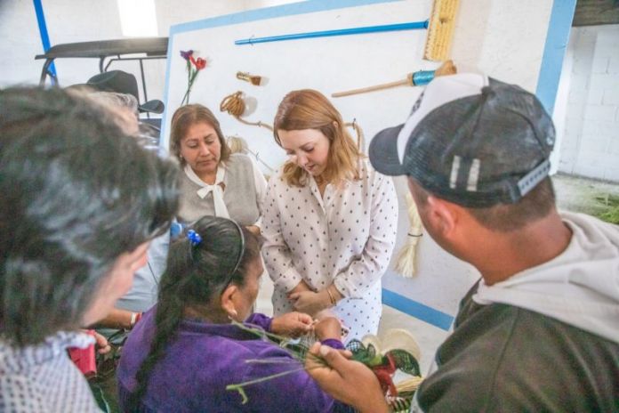 DIF-013-2020.-Mariana Gómez se reúne con familias del altiplano tamaulipeco y refrenda compromiso del gobierno del estado para ayudar a las comunidades rurales (1)