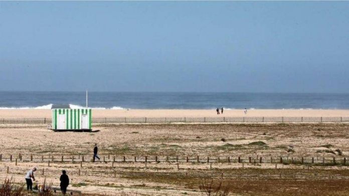 Abrirán playa en Portugal