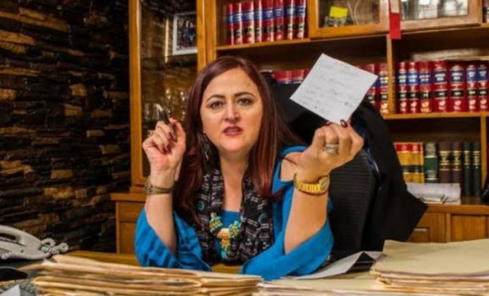 E5E19672-EB66-4E21-BD59-4D3A9DC02AE0