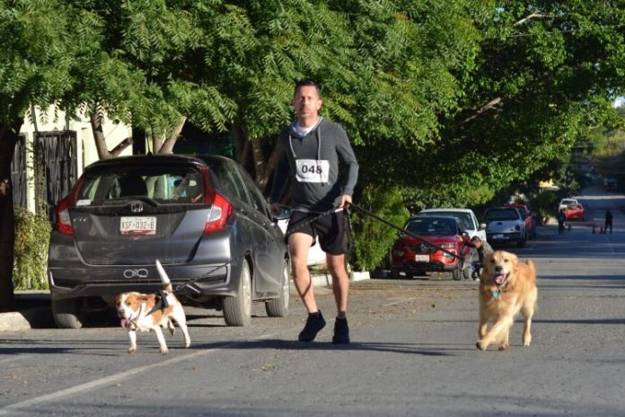 SBS-044-2023.-Realiza SEBIEN, carrera navideña a favor del cuidado y adopción responsable de mascotas (2)-1