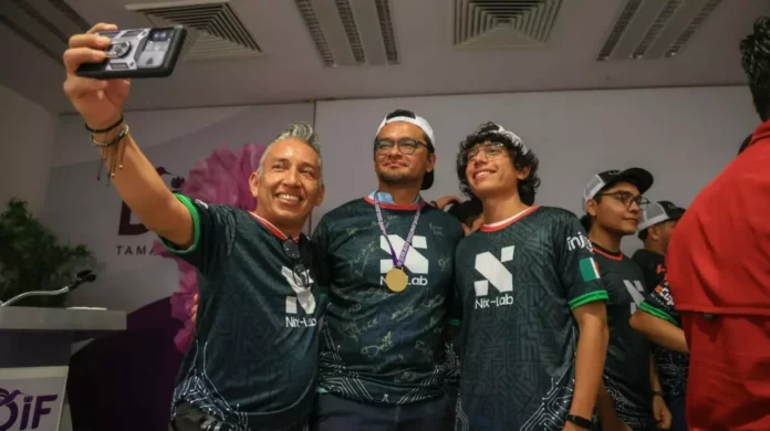 SDE-032-2025.-SEDENER despide a Nix-Lab rumbo a la Robo Cup Brasil 2025 (1)