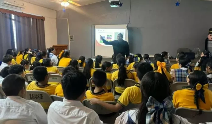 SSP-339-2025.-Ensenan-a-ninos-y-ninas-de-Nuevo-Laredo-seguridad-digital-y-uso-responsable-de-internet-11-850x500