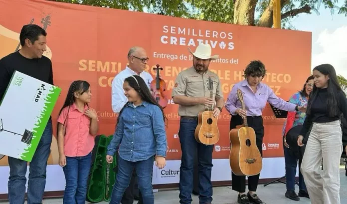 ICA-007-2026.-Arranca-con-nuevos-instrumentos-el-Semillero-de-Musica-Huasteca-en-Gonzalez-3-850x500