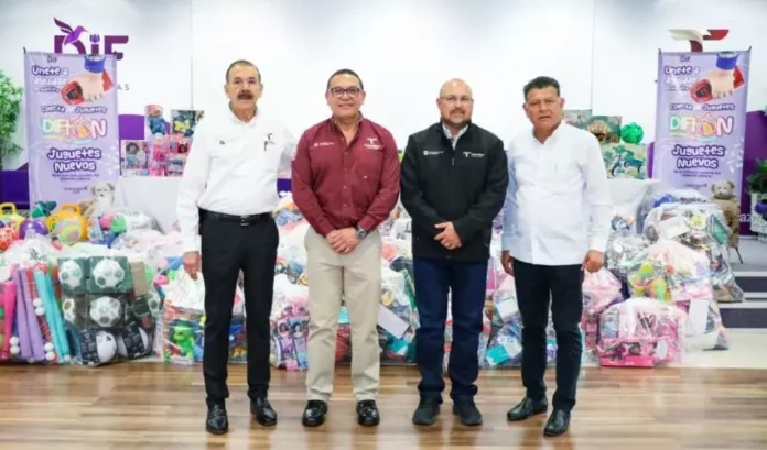 SGG-028-2026.-Entrega-secretario-general-de-Gobierno-donativos-de-la-colecta-DIFTON-2026-en-visperas-del-Dia-de-la-Nina-y-el-Nino-2-850x500