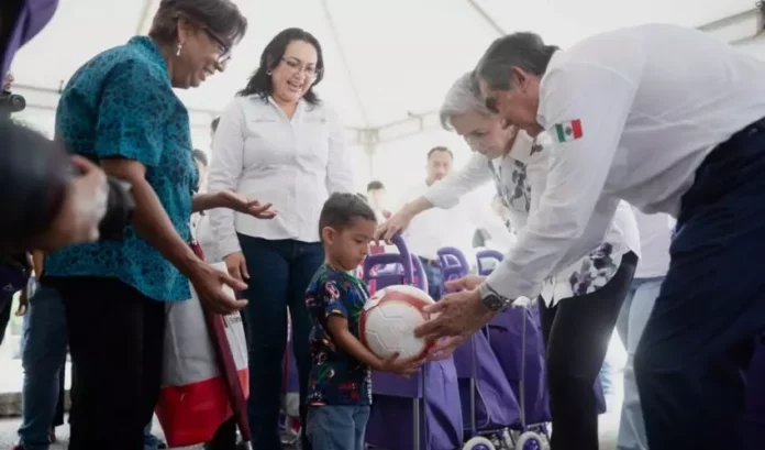 DIF-062-2026.-Americo-y-Maria-de-Villarreal-llevan-atencion-integral-a-las-familias-de-Nuevo-Morelos-9-850x500