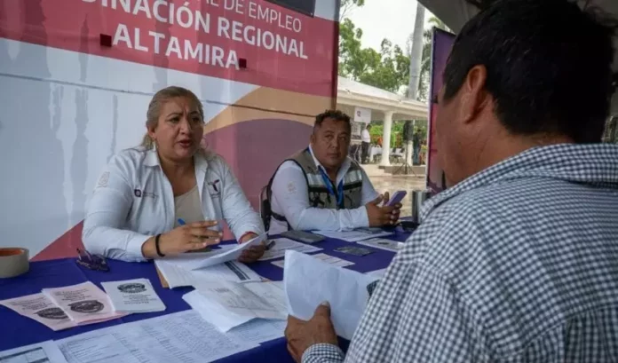 STR-111-2026.-Acercan-mas-de-100-oportunidades-laborales-a-las-familias-de-Gonzalez-1-850x500